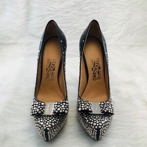 FERRAGAMO Black Silver Sina Louvre
Studs Pumps Sz 9